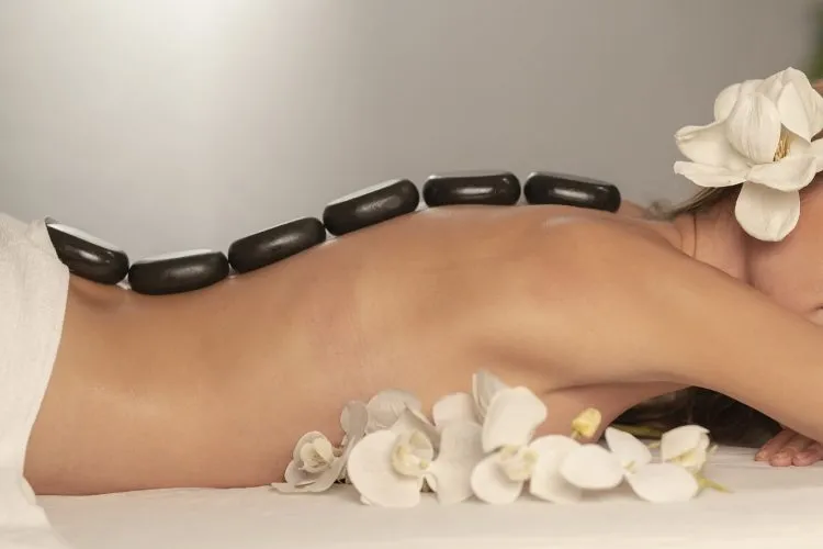 Comment se déroule un massage complet dans un institut?