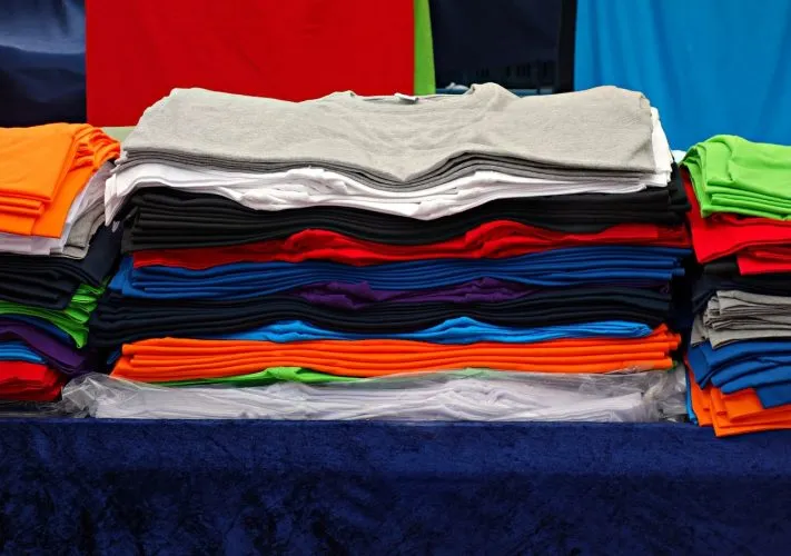 Pourquoi acheter des vêtements Fruit of the Loom en gros?