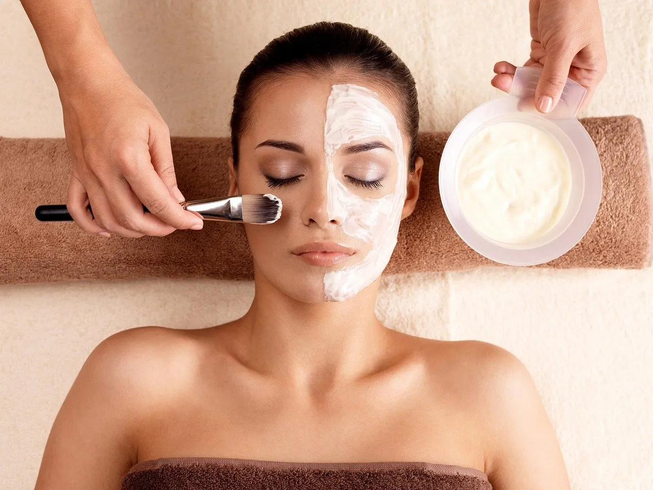 Pores dilatés : 5 astuces efficaces pour obtenir une peau lisse