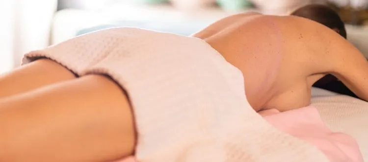 Massage lymphatique facial : La nouvelle tendance hollywoodienne