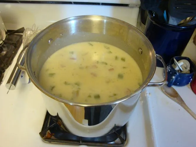 La soupe crémeuse au curry en cocotte-minute est une recette saine
