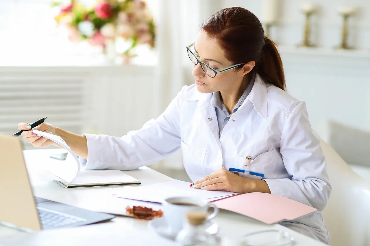 Le rôle d’un naturopathe pour soulager des maux de ventres répétitifs