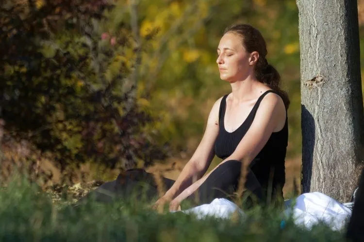 10h10 : le moment parfait pour pratiquer la gratitude et la méditation !