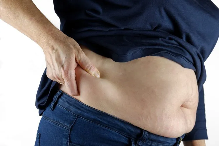 Qu’est-ce que l’abdominoplastie et est-ce la solution pour un ventre plat ?