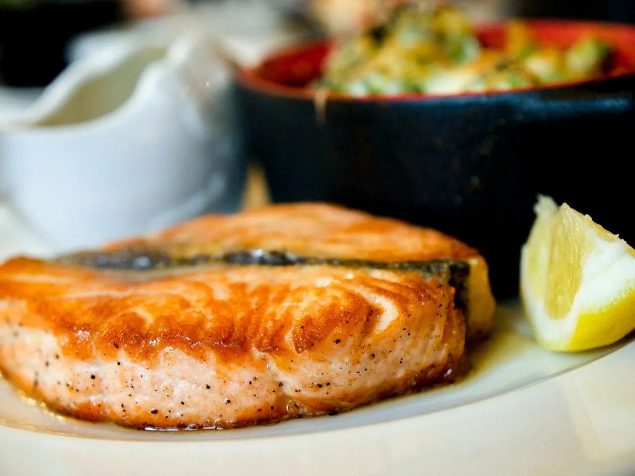 Comment cuisiner le saumon : 5 techniques simples et savoureuses