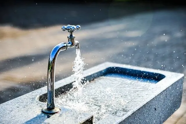 Eau adoucie au CO2 : quels bienfaits sur la santé ?