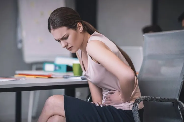 Maux de ventre : peut-être souffrez-vous du syndrome du côlon irritable ou d'une endométriose