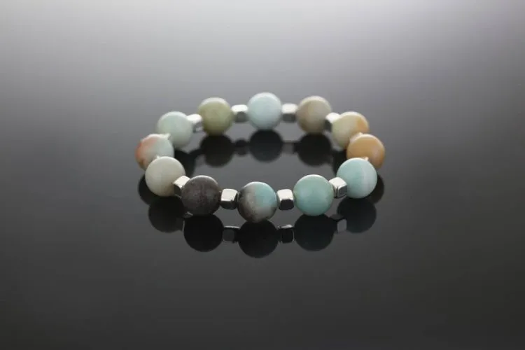 Comment porter un bracelet en pierres ?