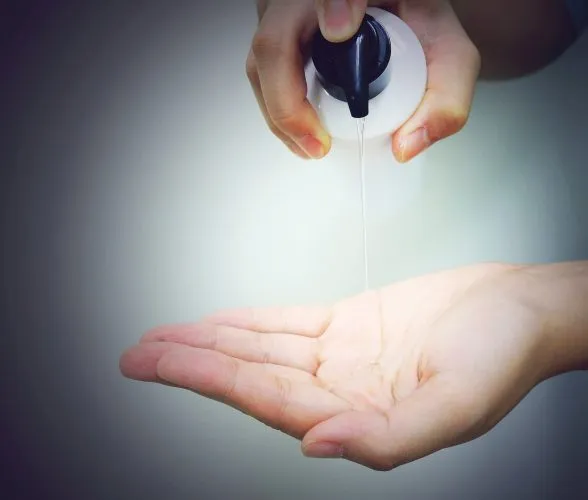 Shampoing sans sulfate : le guide complet !