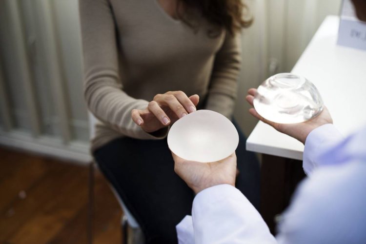 chirurgie mammaire résultat naturel